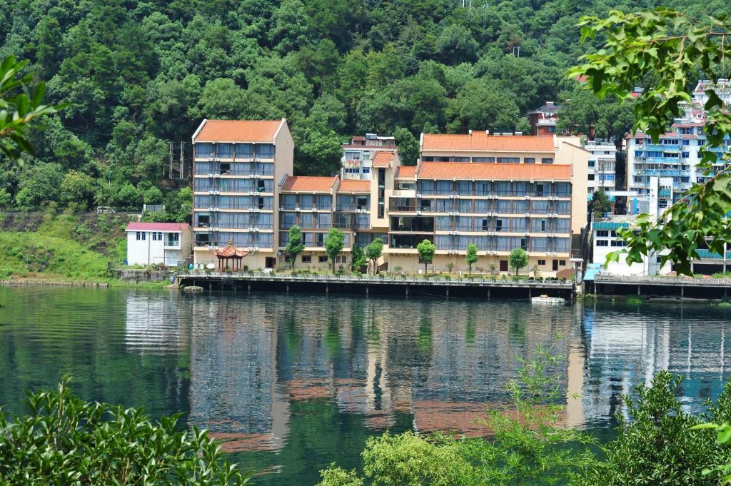 Jiande Yinyuan Hotel Tangcun 外观 照片